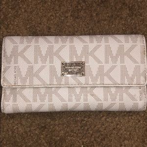 Used Michael Kors Jet Set Monogram Wallet